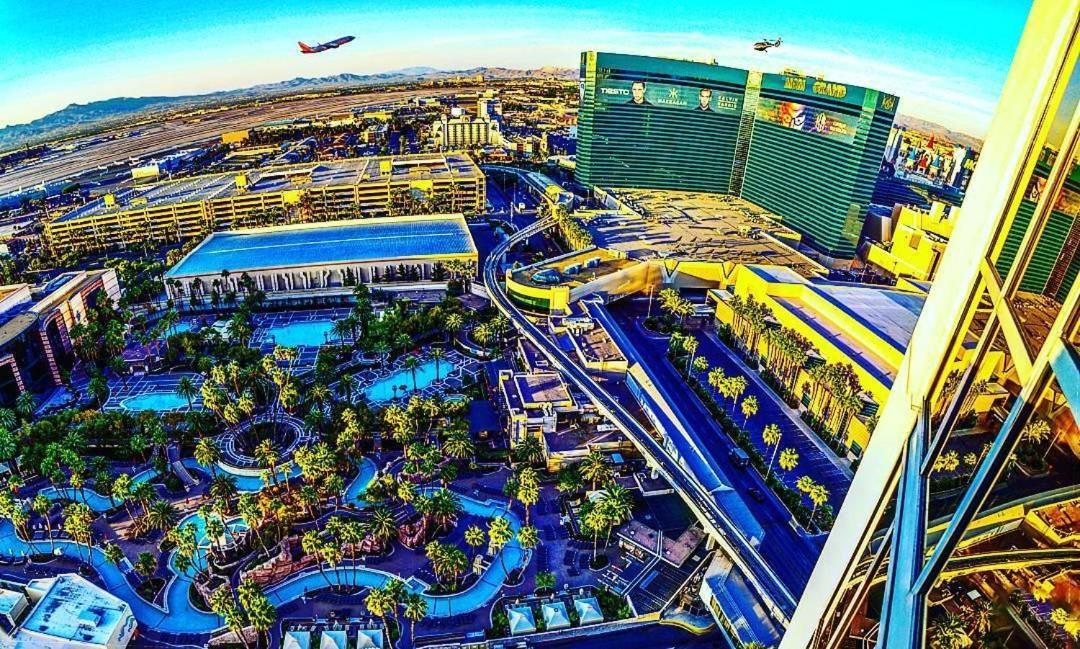 Lucky Gem Penthouse & Luxury Suites At Signature Resort, Balcony Strip View 2605 Лас-Вегас Экстерьер фото
