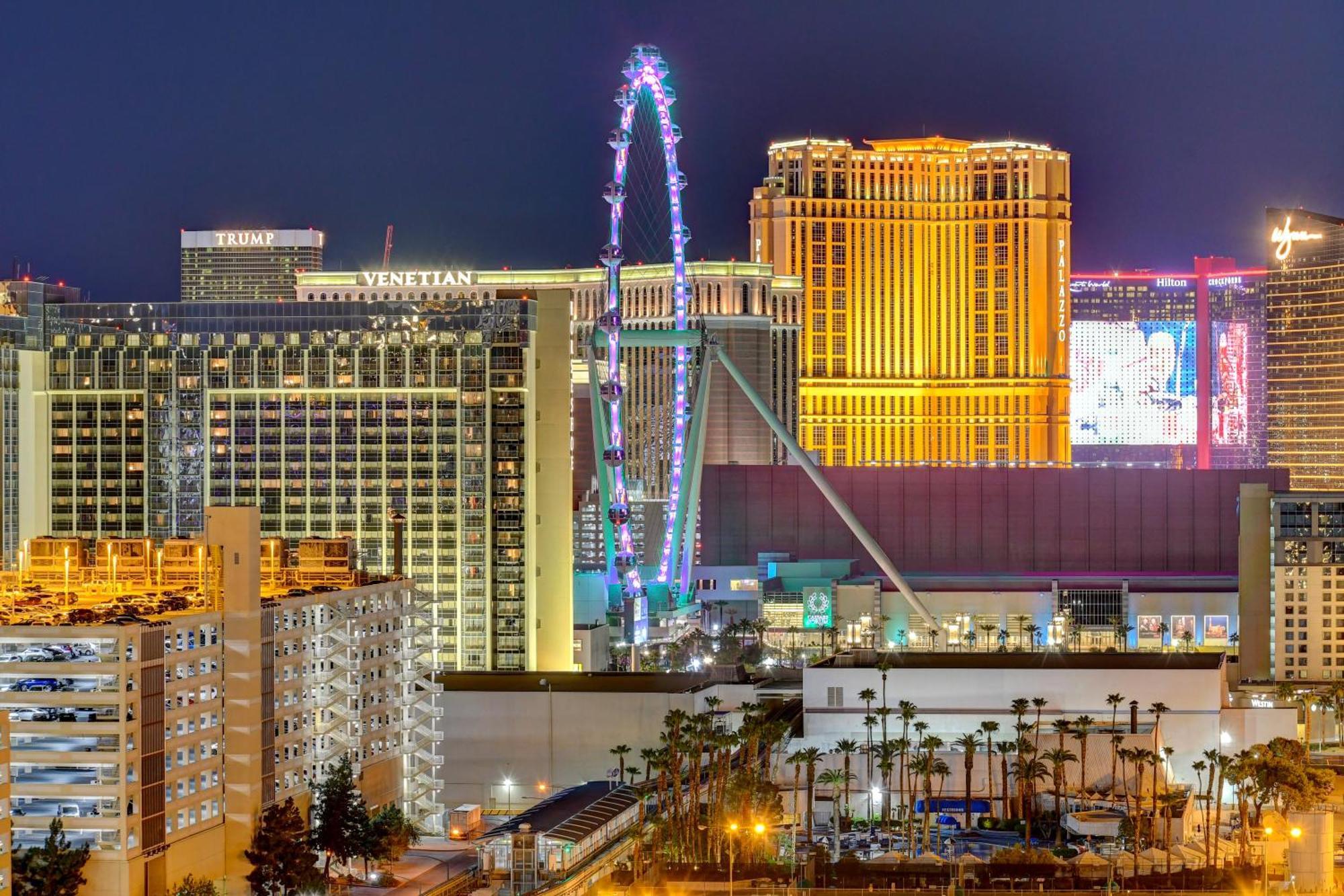 Lucky Gem Penthouse & Luxury Suites At Signature Resort, Balcony Strip View 2605 Лас-Вегас Экстерьер фото